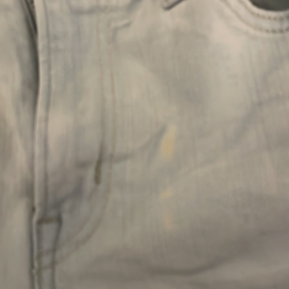 Levi’s High Rise Shorts - Picture 2 of 4